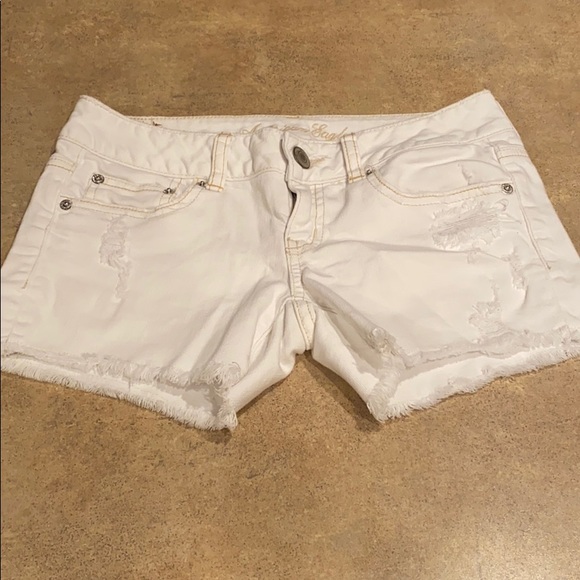 American Eagle Outfitters Pants - Women’s white American Eagle shorts size 0